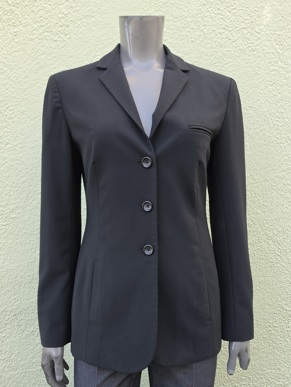 Body by Victoria (Sri-Lanka) Ladies Black Viscose Blend 3/Button Classic Blazer